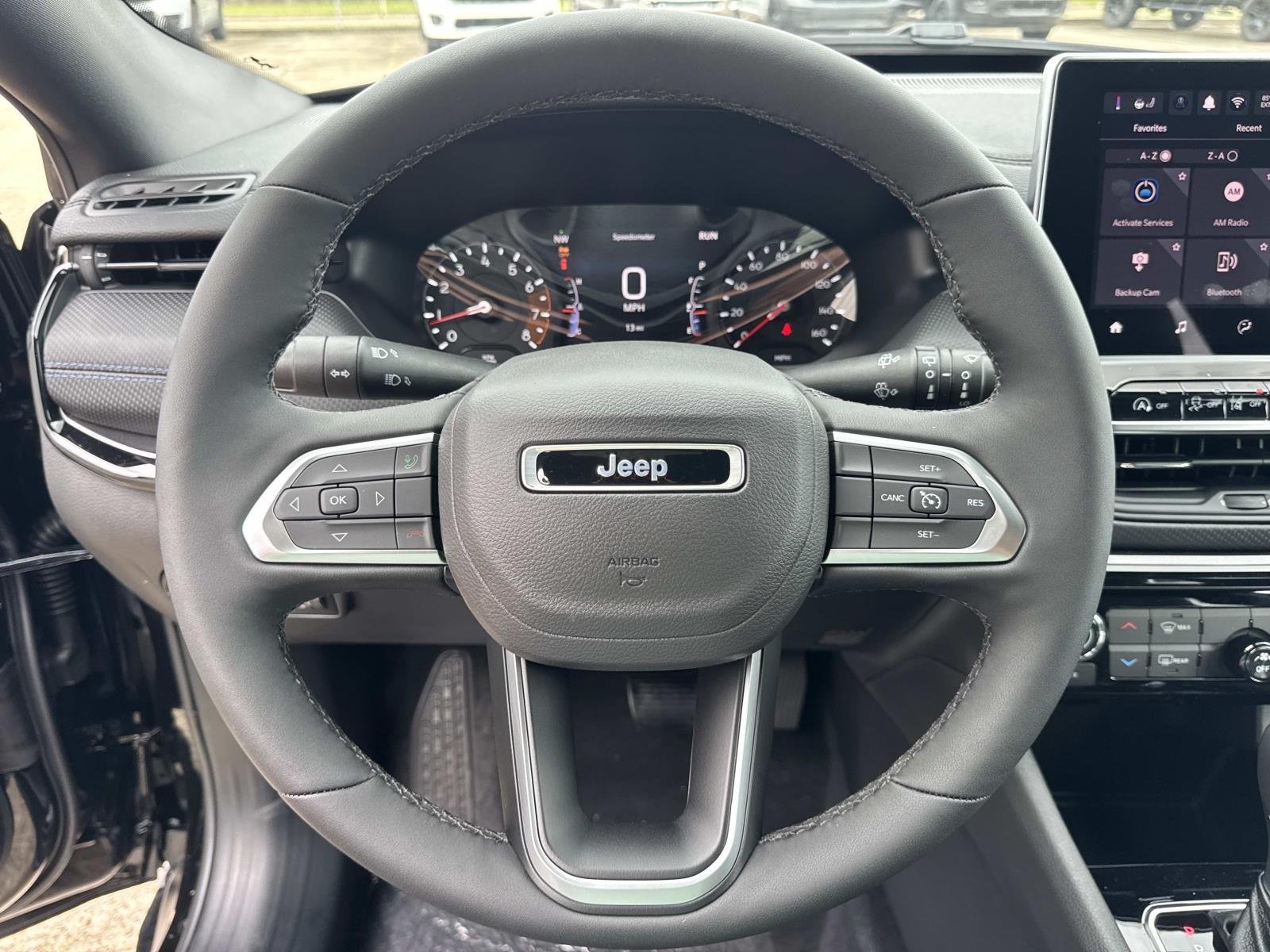 New 2026 Diamond Black Crystal Pearlcoat Jeep Latitude Altitude image 10