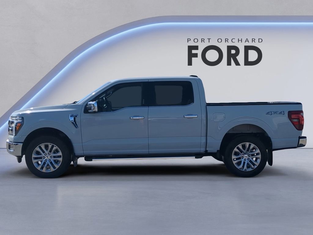 Used 2024  Ford Lariat image 3