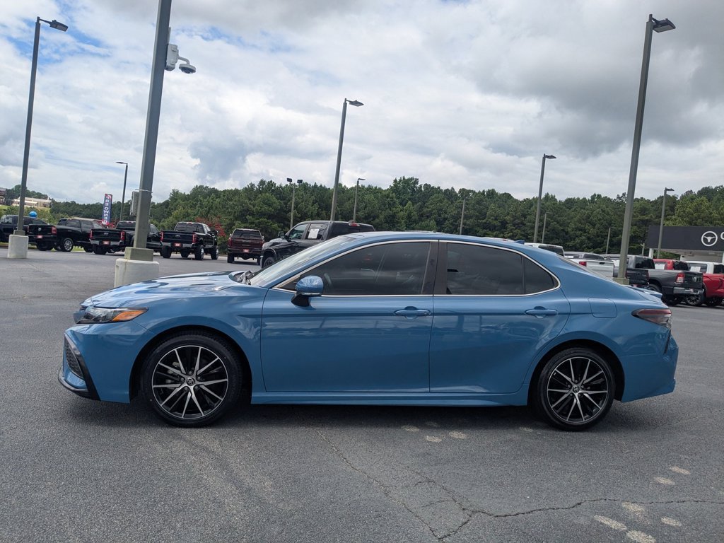 Used 2023  Toyota SE image 8