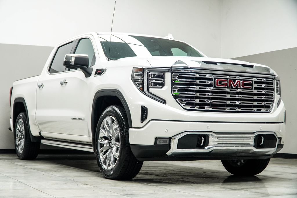 Used 2025 White GMC Denali image 4