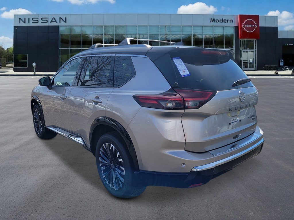 New 2026 Champagne Silver Metallic/Super Black Nissan Platinum image 3