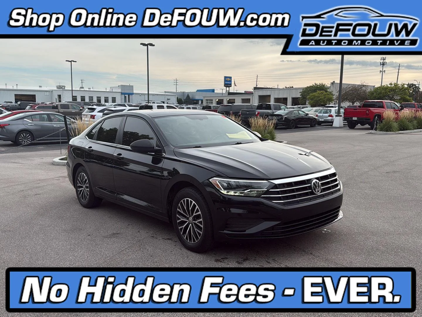 Used 2019  Volkswagen SE image 1