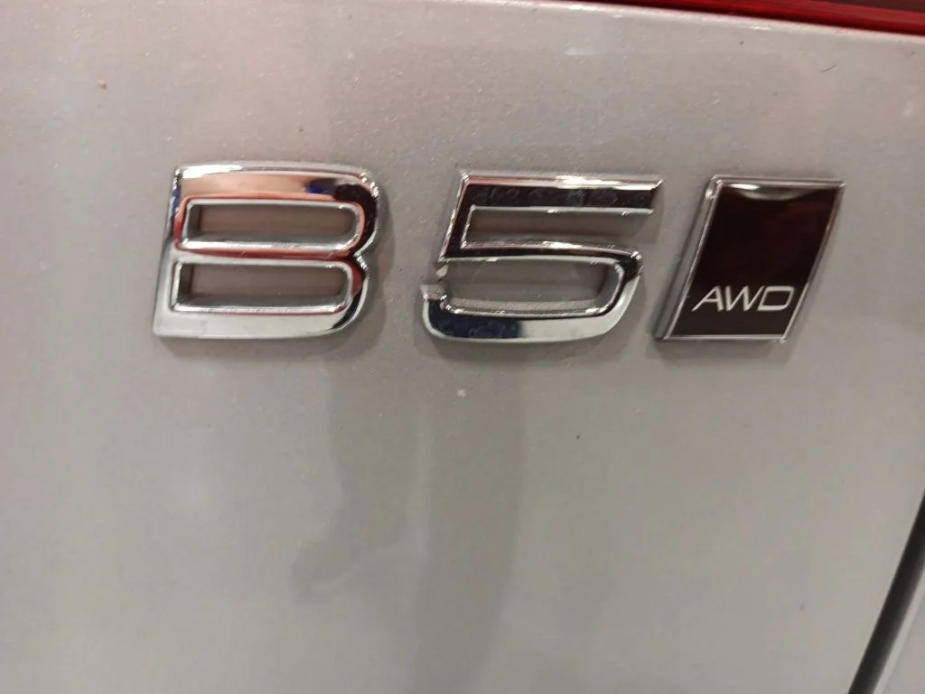 Certified Used 2024 Silver Volvo B5 Core image 12