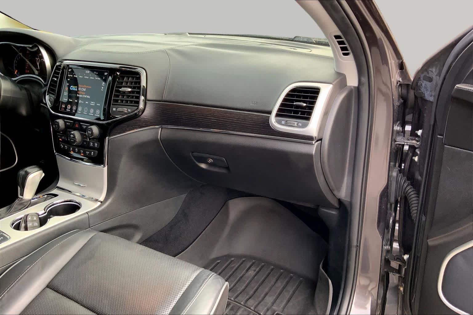 Used 2020 Granite Crystal Metallic Clearcoat Jeep Summit image 18