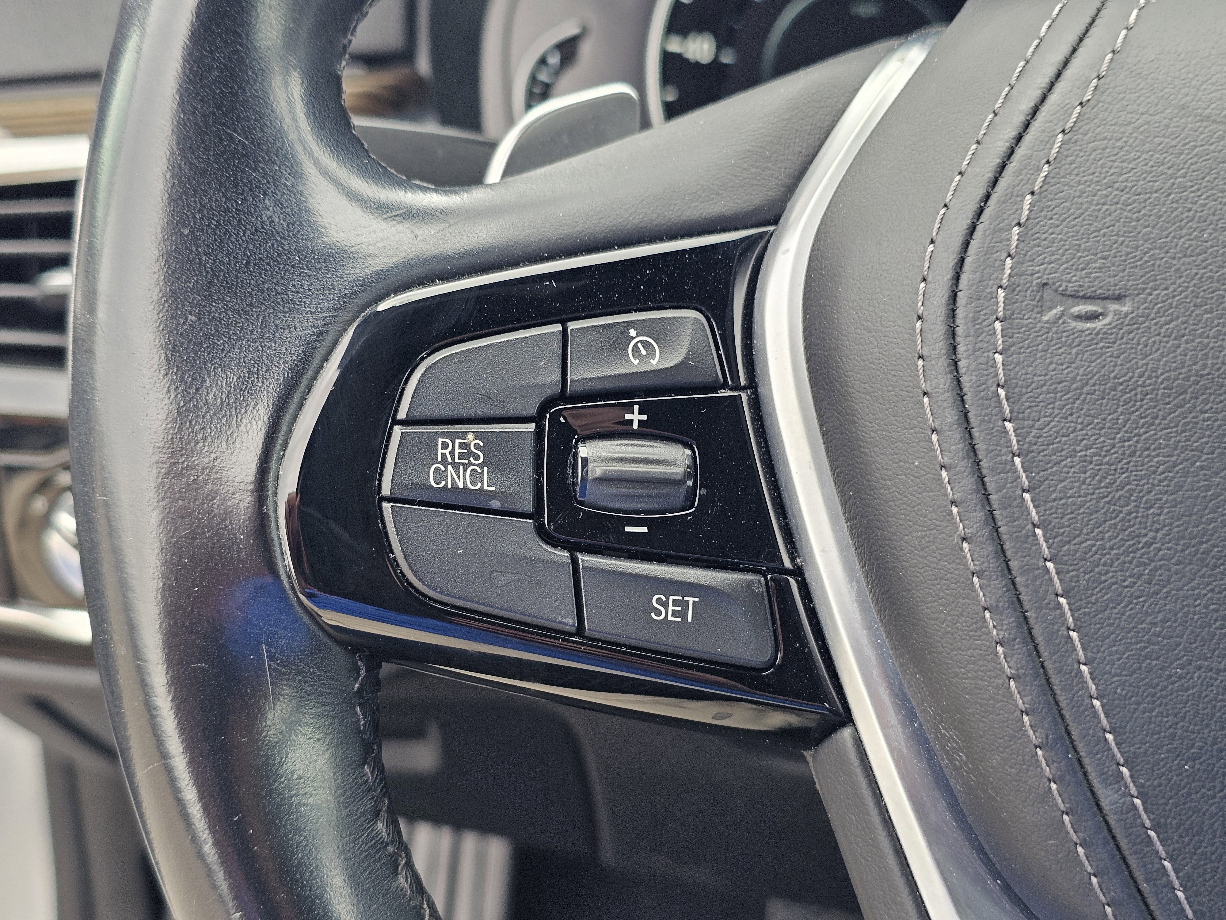 2019 BMW 5 Series 530e - Photo 21
