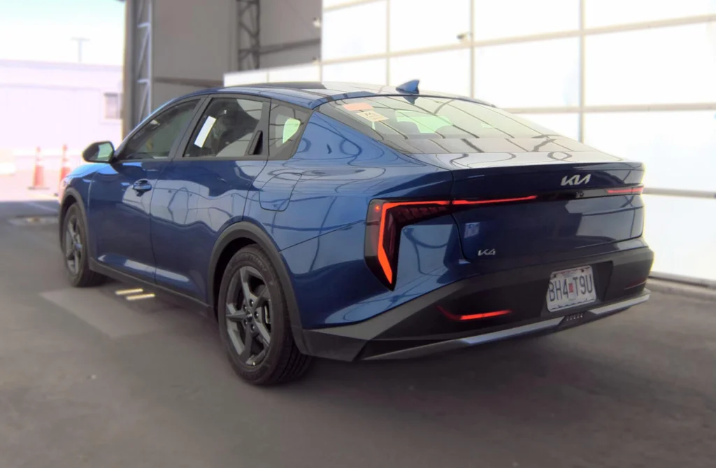 Certified Used 2025 Blue Kia LXS image 4