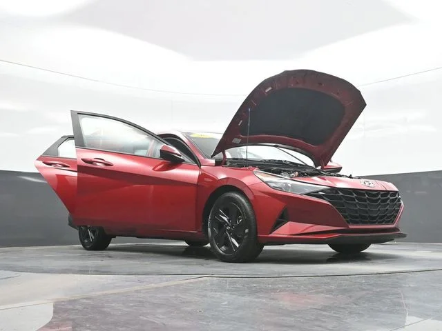 Used 2023 Red Hyundai SEL image 32