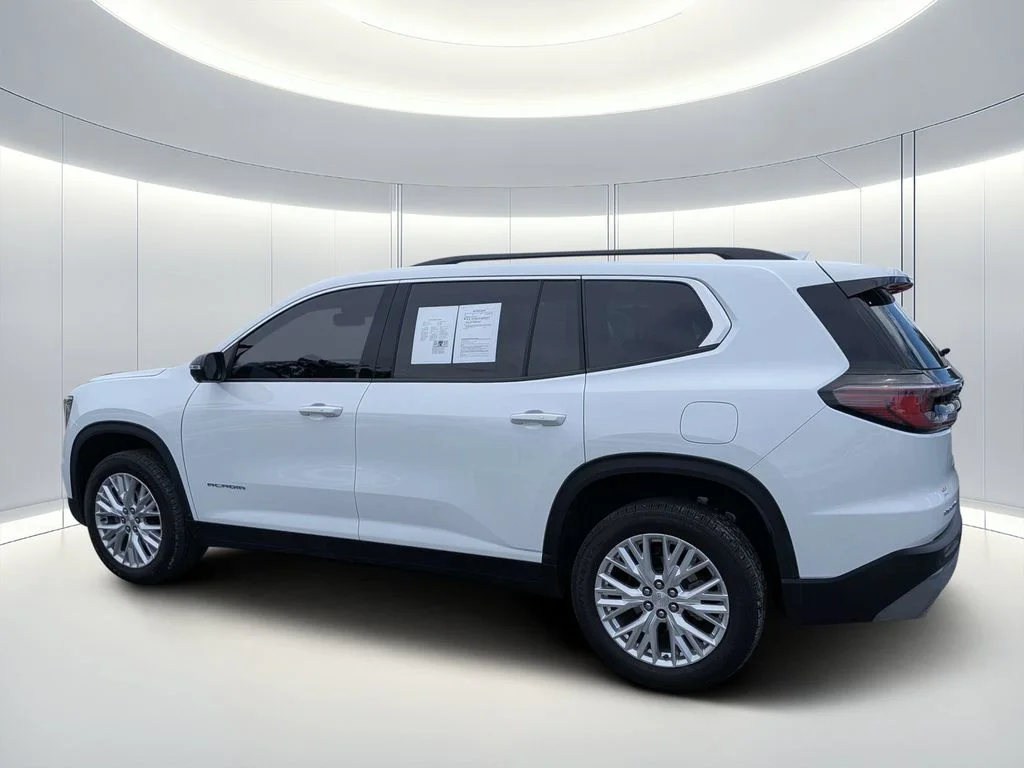Used 2024 White GMC Elevation image 5
