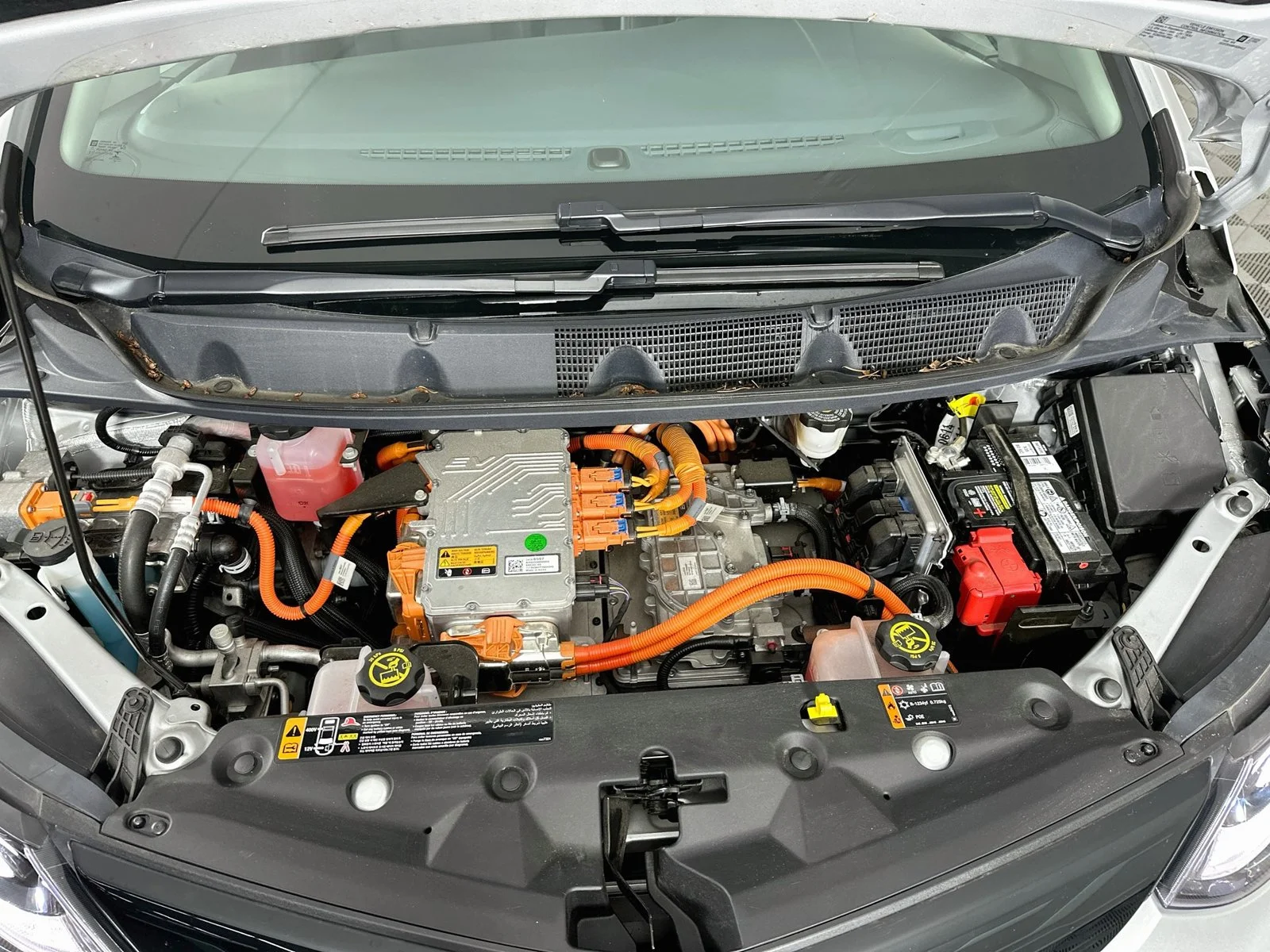 Used 2019 Silver Ice Metallic Chevrolet Premier image 30