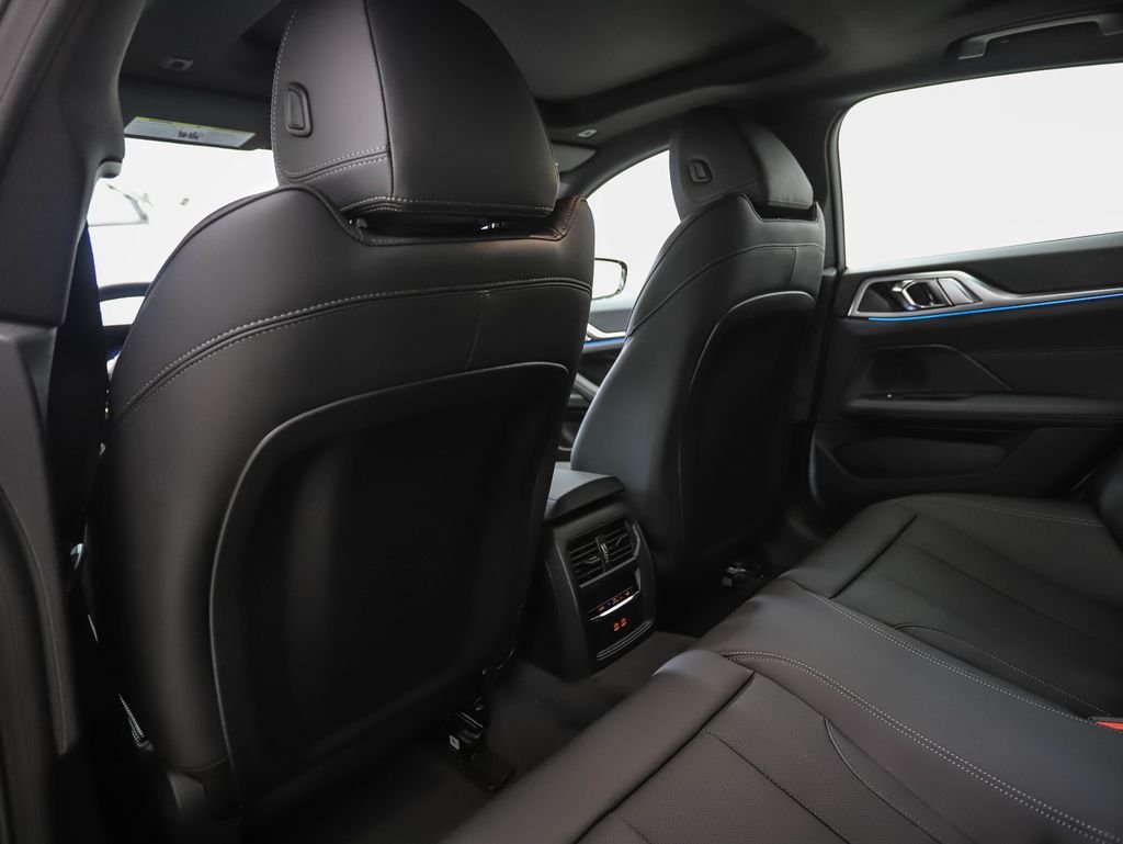 2025 BMW i4 40 - Photo 19