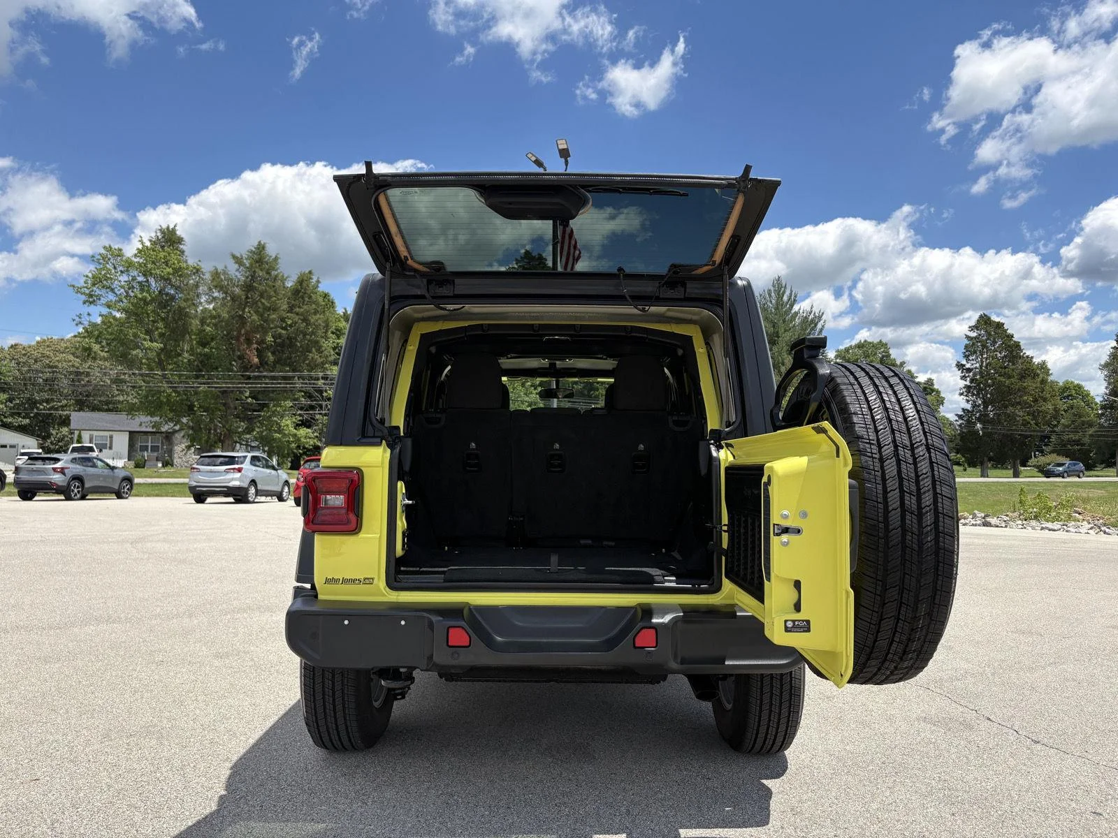 Used 2022 High Velocity Clearcoat Jeep Unlimited Sport S image 14