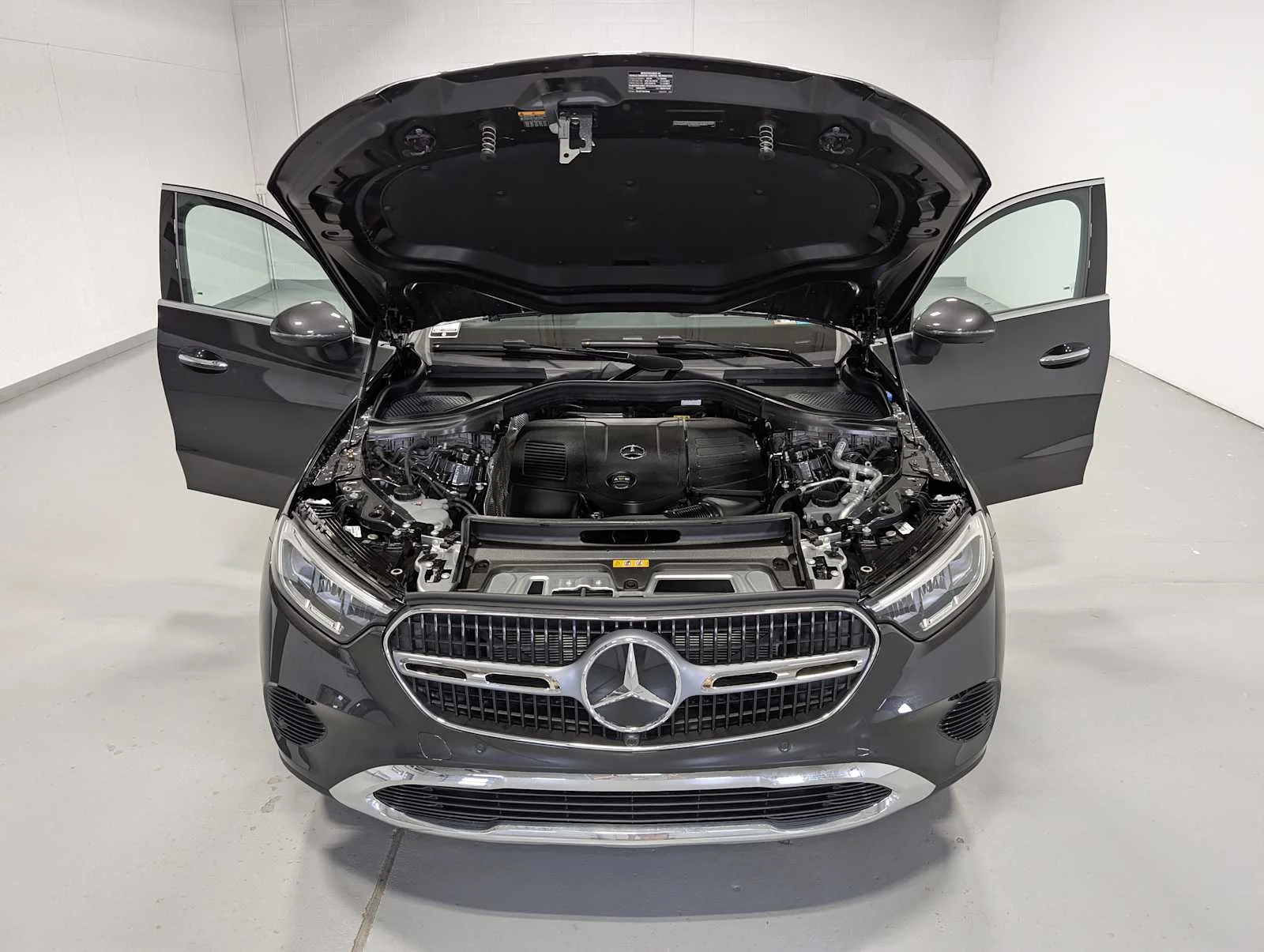 Certified Used 2026 Graphite Grey Metallic Mercedes-Benz GLC 300 image 11