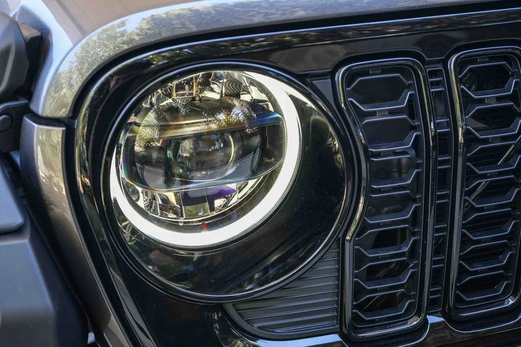 New 2026 Granite Crystal Metallic Clear-Coat Exterior Paint Jeep Willys image 8