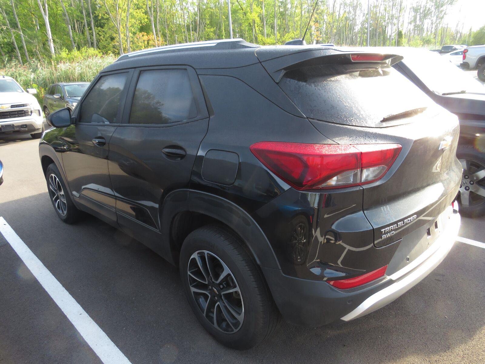 Used 2026 Mosaic Black Metallic Chevrolet LT image 12