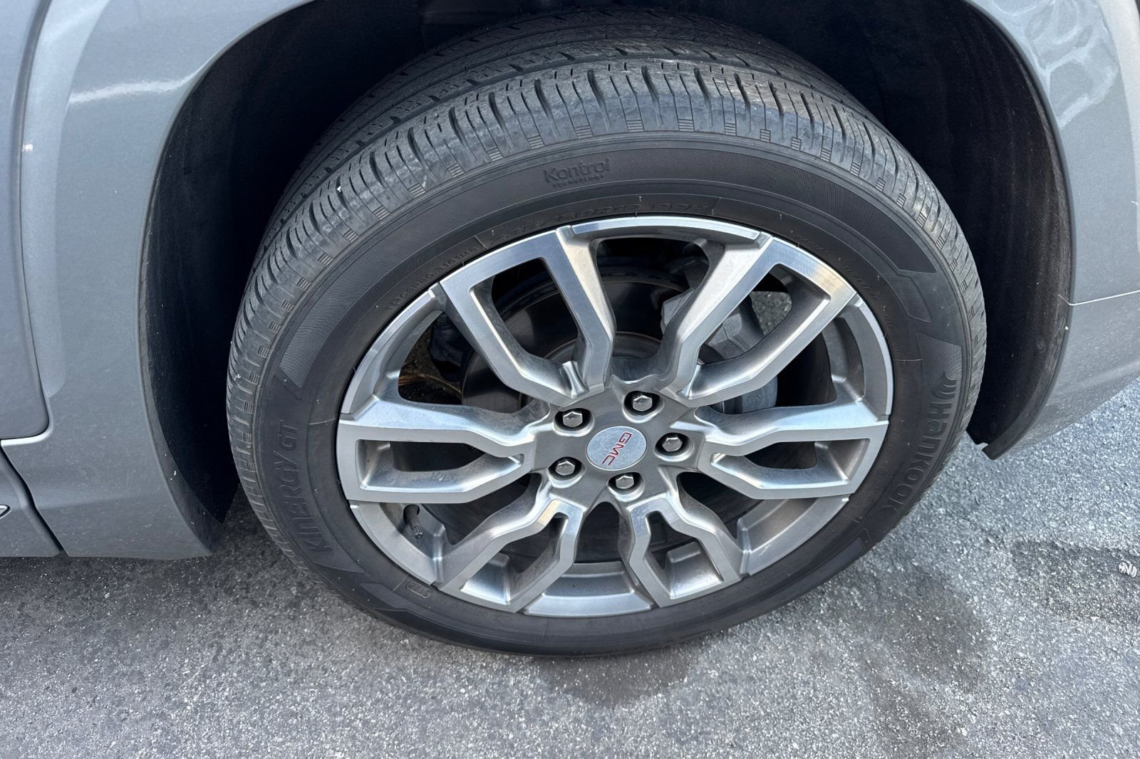 2023 GMC Terrain Denali photo 4