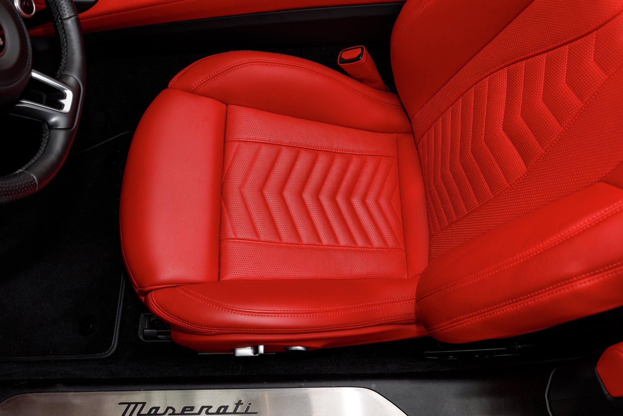 Used 2024 Nero Assoluto Maserati Trofeo image 30