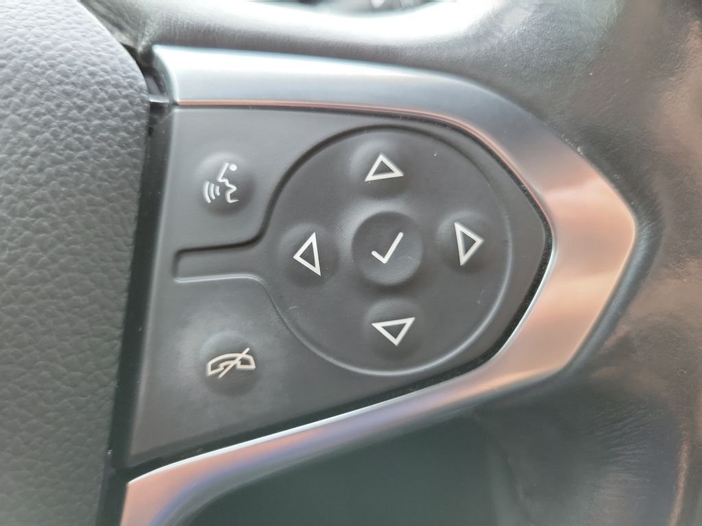 Used 2022 Black Chevrolet Premier image 28