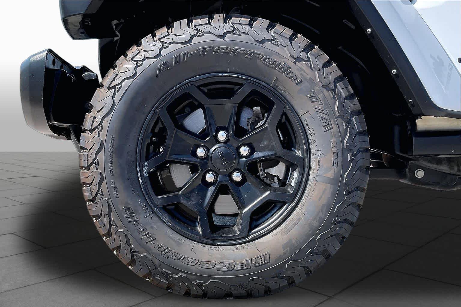 Used 2022 Bright White Clearcoat Jeep Willys image 11