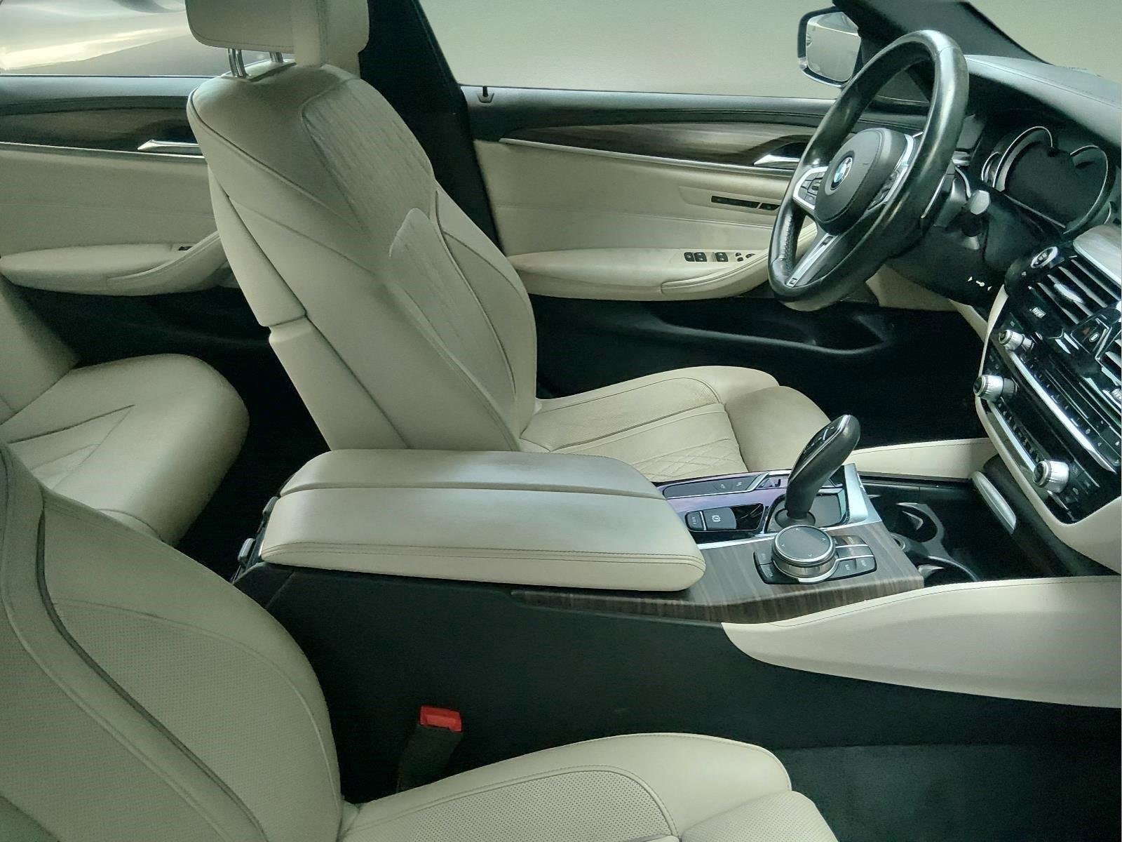 Used 2019 Carbon Black Metallic BMW 540i image 18