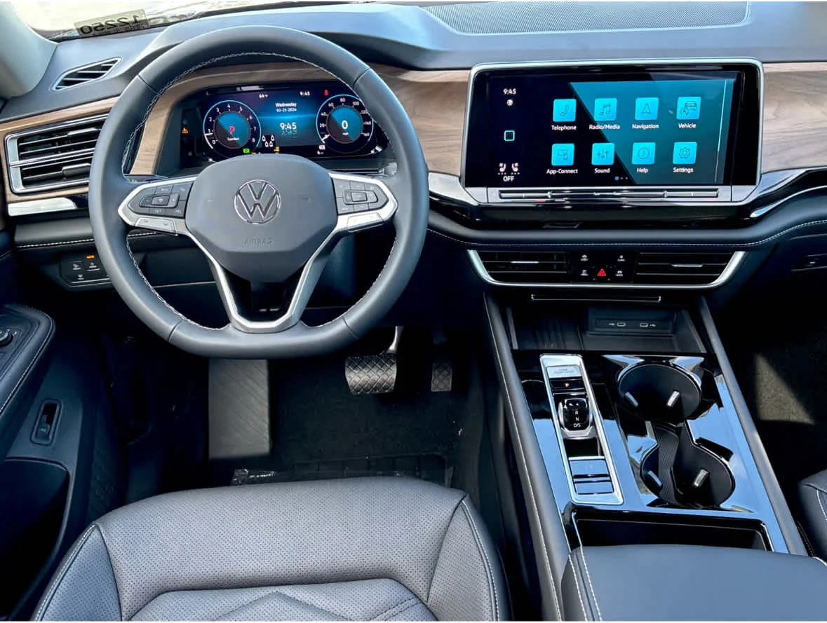 2026 Volkswagen Atlas SE w/Tech - Photo 8