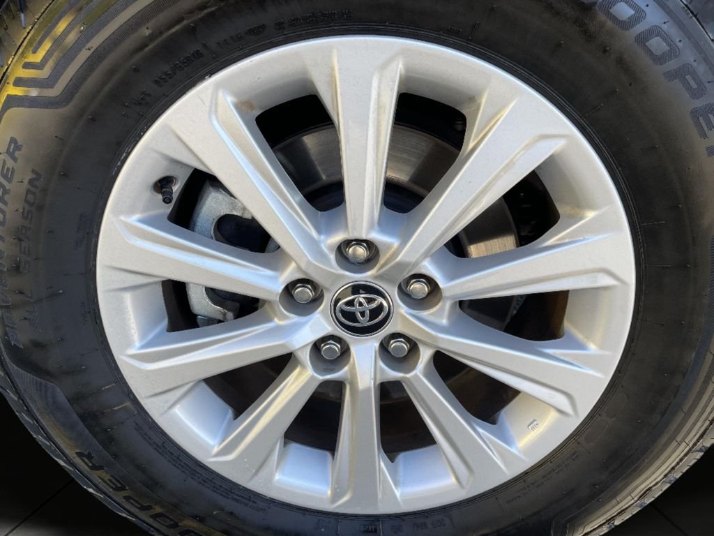 Used 2024 Beige Toyota XLE image 28