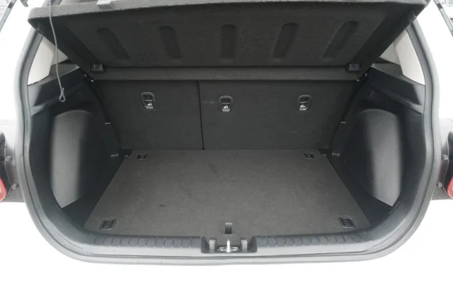 Used 2025 WHITE Hyundai SEL image 7