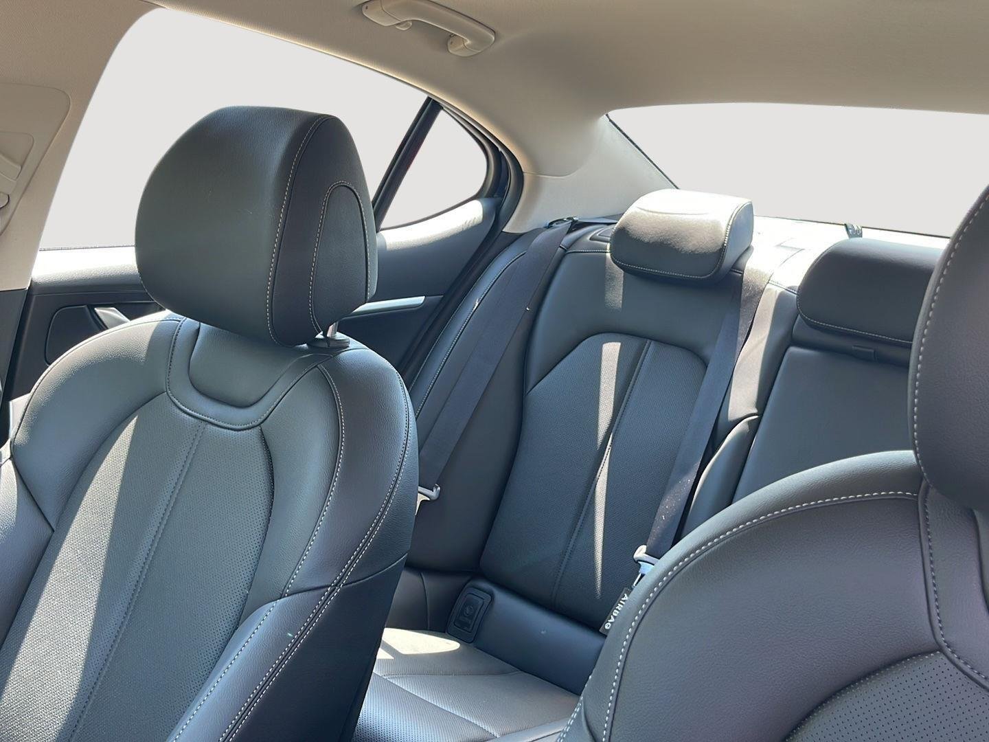 2026 GENESIS G70 Standard - Photo 33