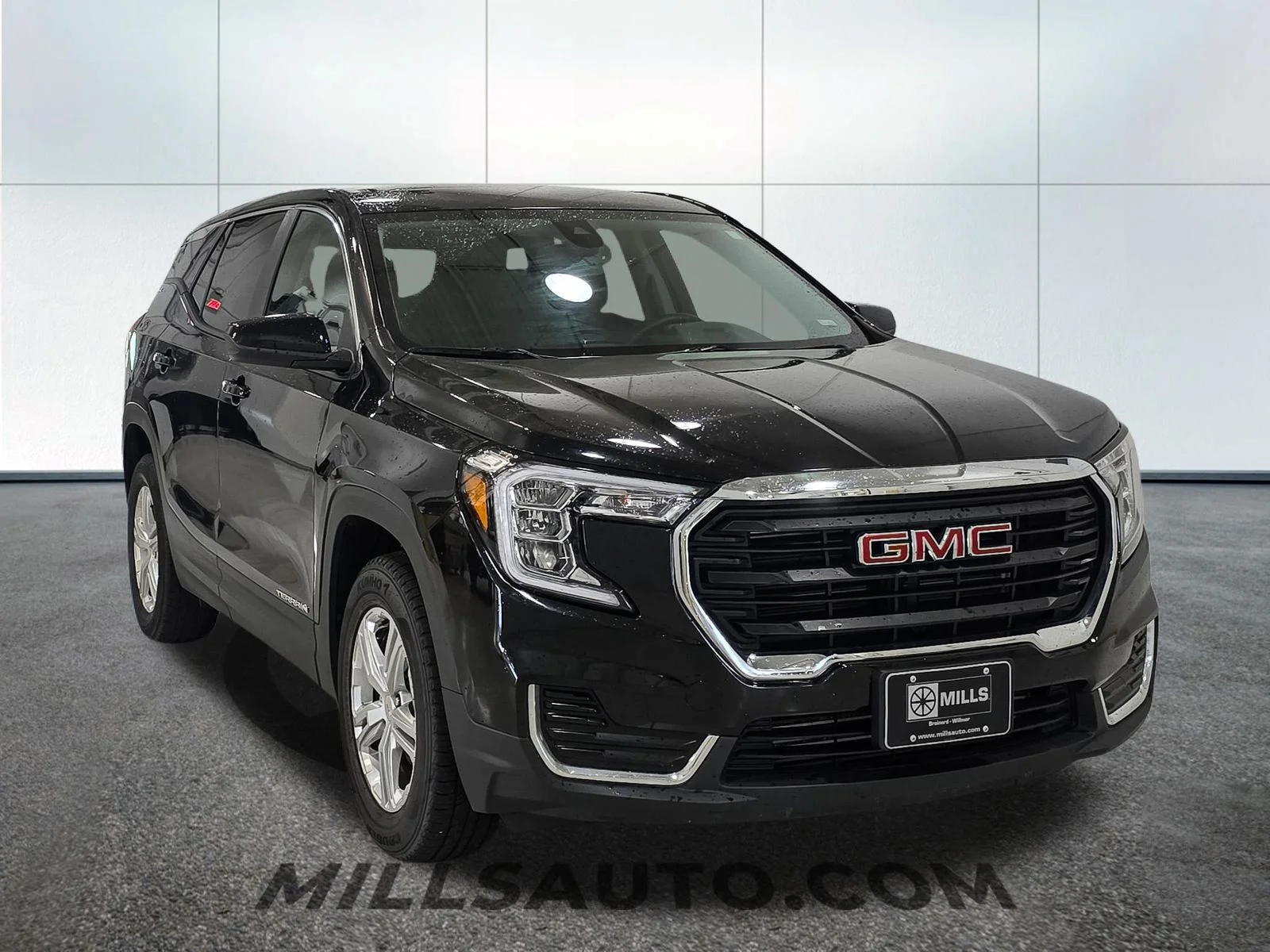 Used 2024 Black GMC SLE image 11