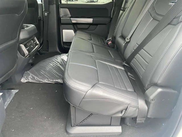 New 2026 Star White Metallic Tri-Coat Ford Platinum image 11