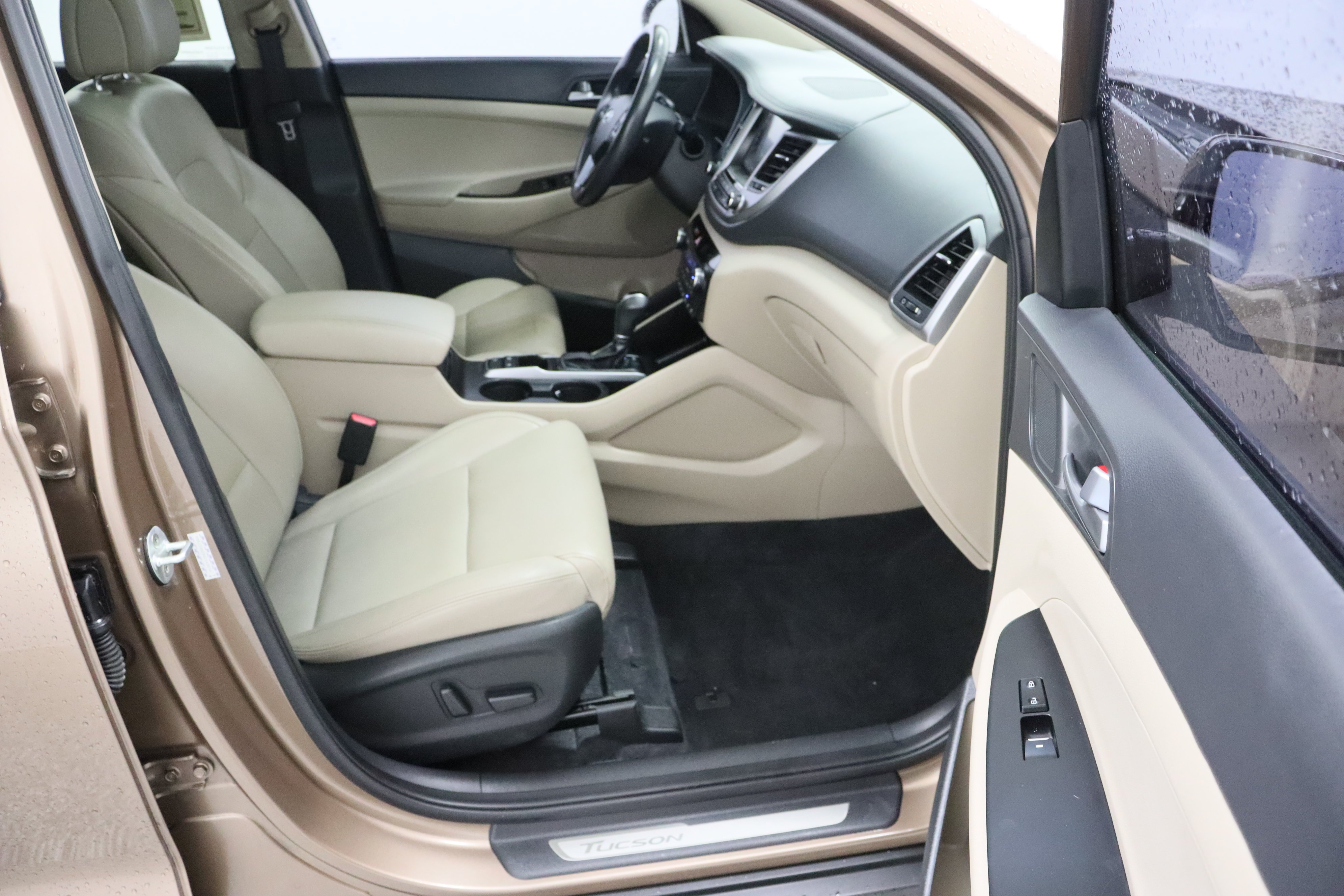 Used 2016 Mojave Sand Hyundai Limited 1.6T image 41