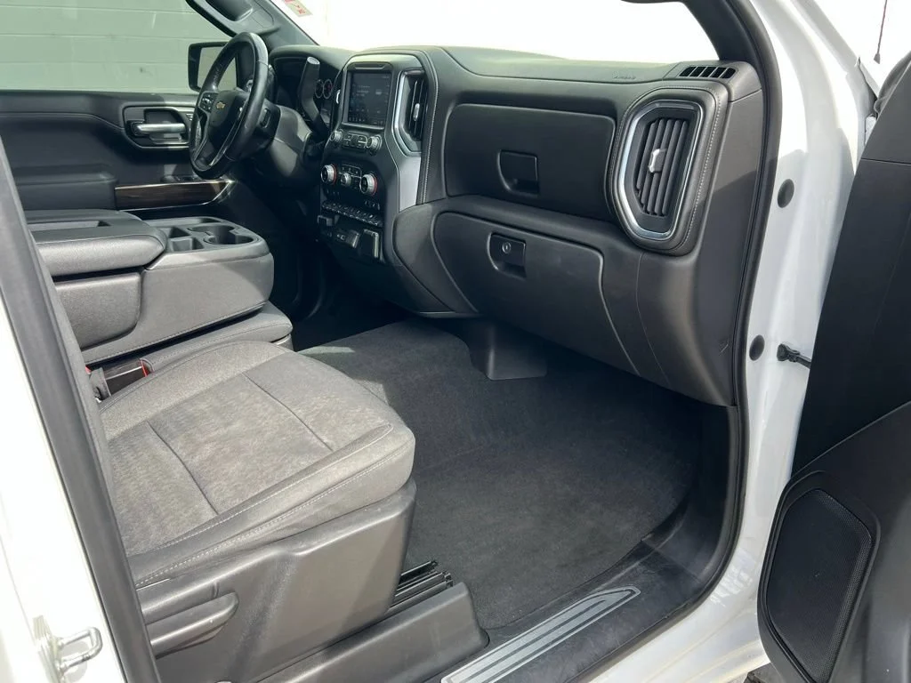 Used 2021 Summit White Chevrolet LT image 24
