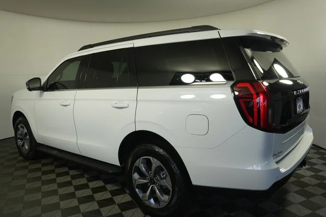 New 2027 Star White Metallic Tri-Coat Ford Active image 5
