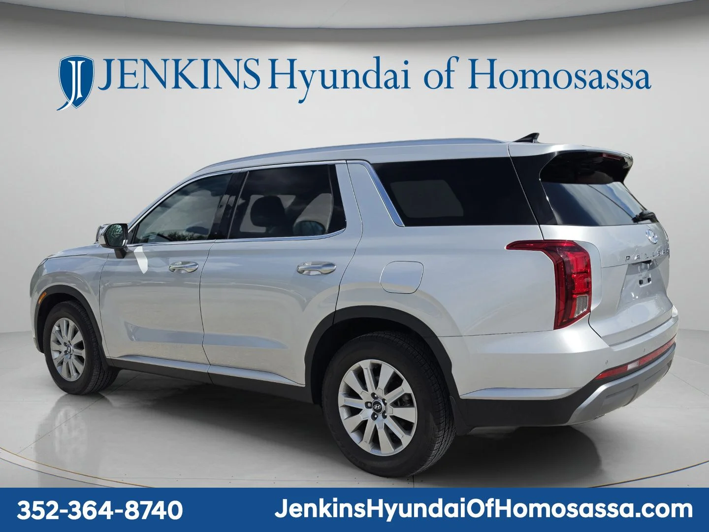 Used 2025 Silver Hyundai SEL image 7