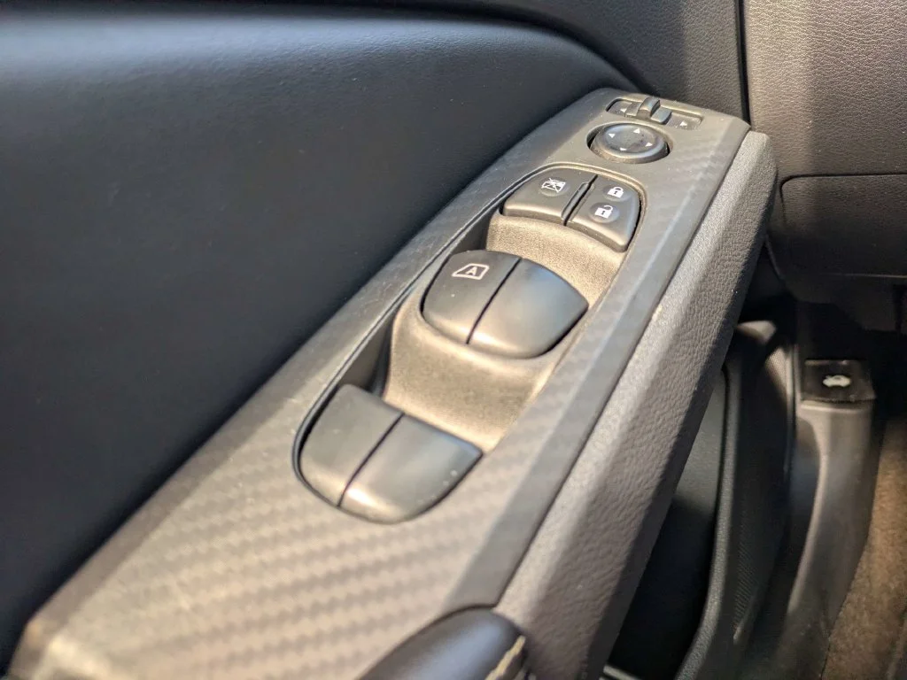 Used 2025 White Nissan 2.5 SV image 21