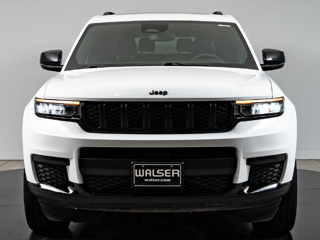 Used 2023 Bright White Clearcoat Jeep Altitude image 2