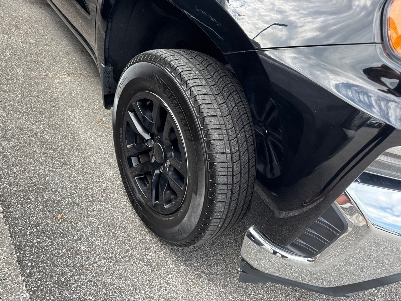 Used 2021 Black Chevrolet LT image 4