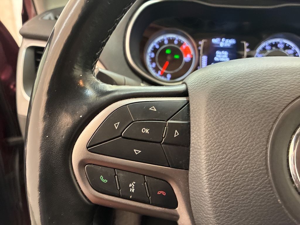 Used 2021 Red Jeep Latitude Lux image 17