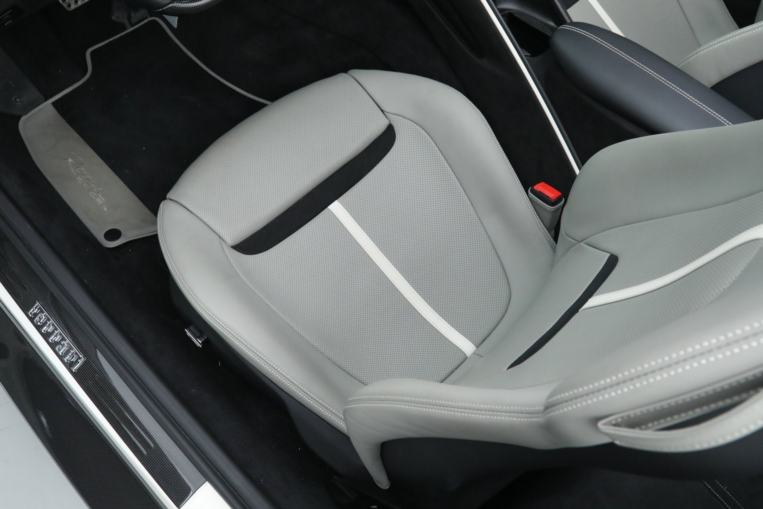 Certified Used 2024 Bianco Avus Ferrari  image 28