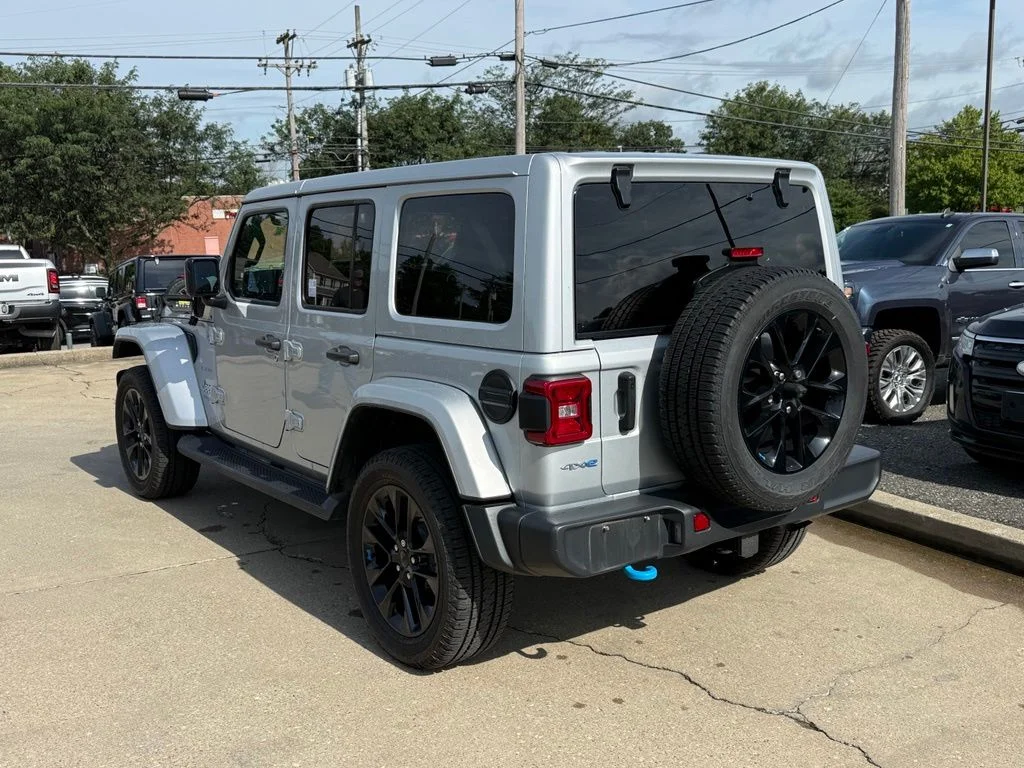 Used 2022 Silver Jeep Unlimited Sahara 4xe image 8