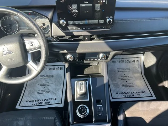 Used 2024 Gray Mitsubishi SE Black Edition image 11