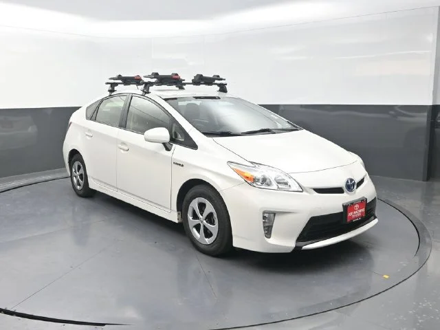 Used 2013 White Toyota Two image 10