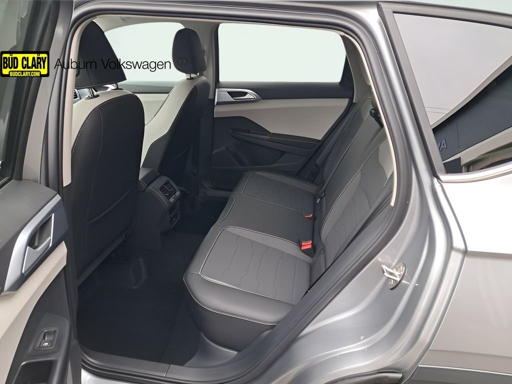 2025 Volkswagen Taos SE - Photo 15