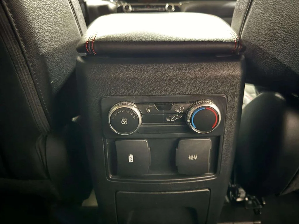 Used 2022 Agate Black Metallic Ford ST-Line image 21