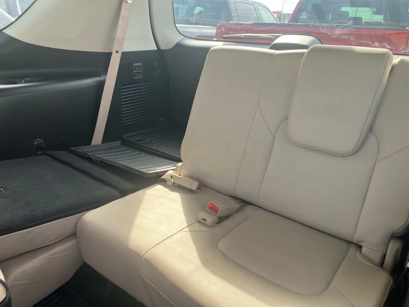 Used 2024 Aspen White Tricoat Nissan Platinum image 39
