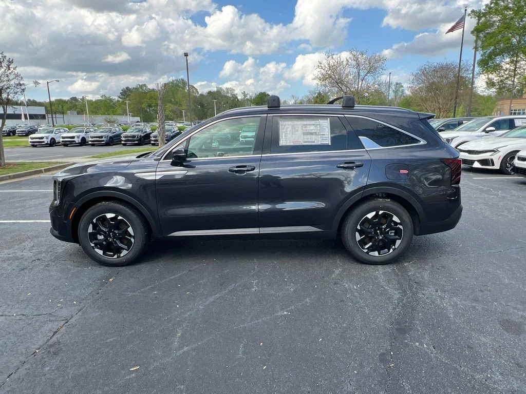 2025 Kia Sorento S - Photo 6