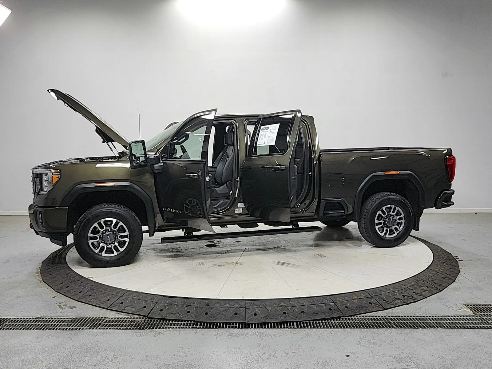 Used 2022  GMC AT4 image 12