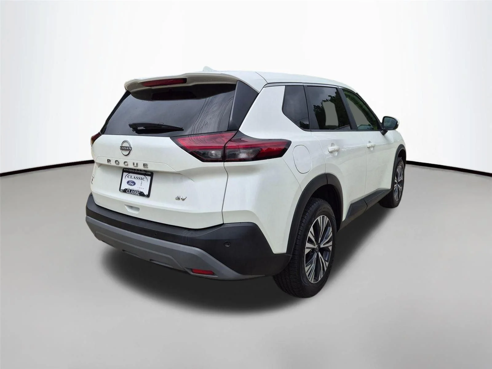 Used 2022 Pearl White Tricoat Nissan SV image 5