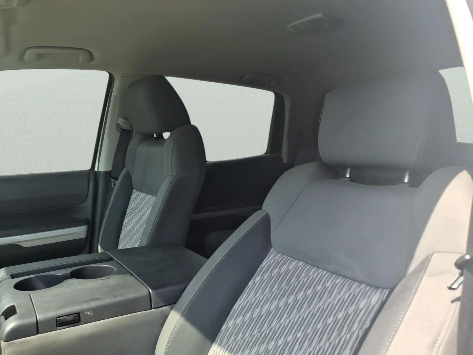 Used 2020 Super White Toyota SR5 image 17