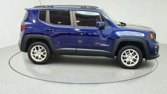 Used 2020 Blue Jeep Latitude image 15