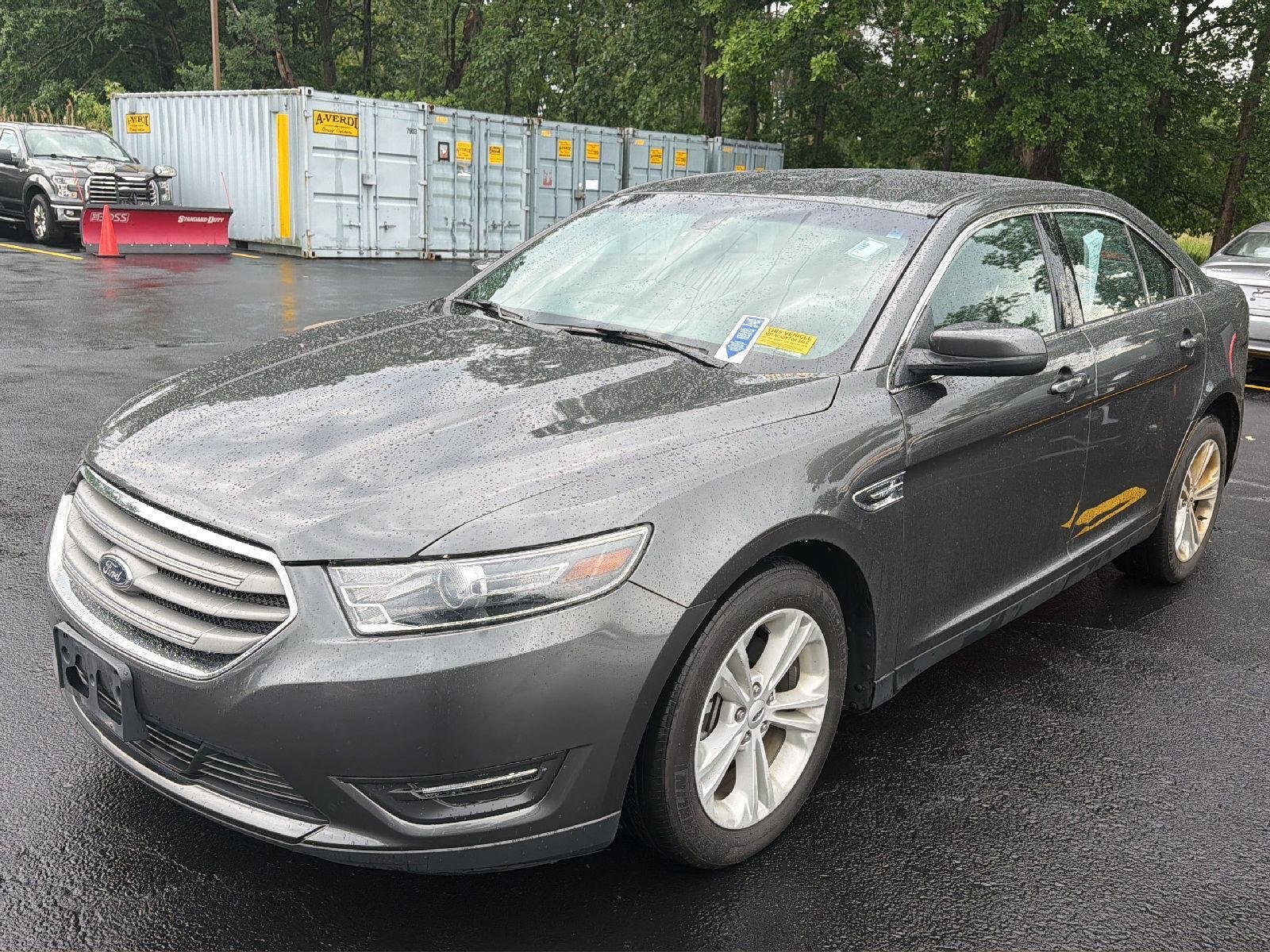 Used 2018 Magnetic Ford SEL image 3